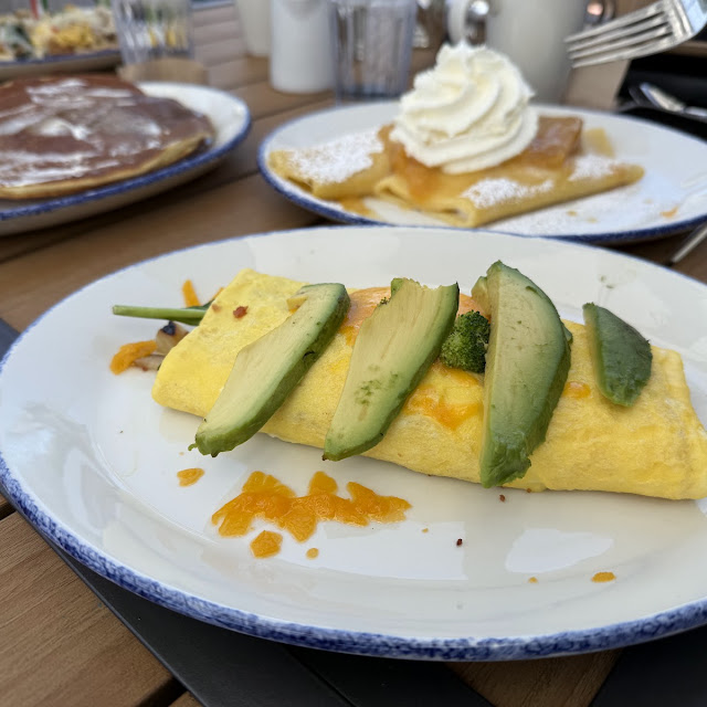 Veggie Avocado Omelette
