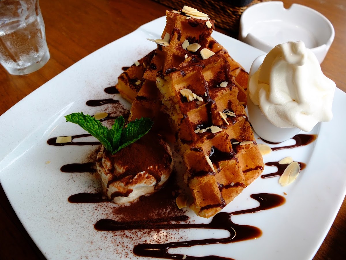 Yaisahō – Café & Bar You Can Spoil Yourself