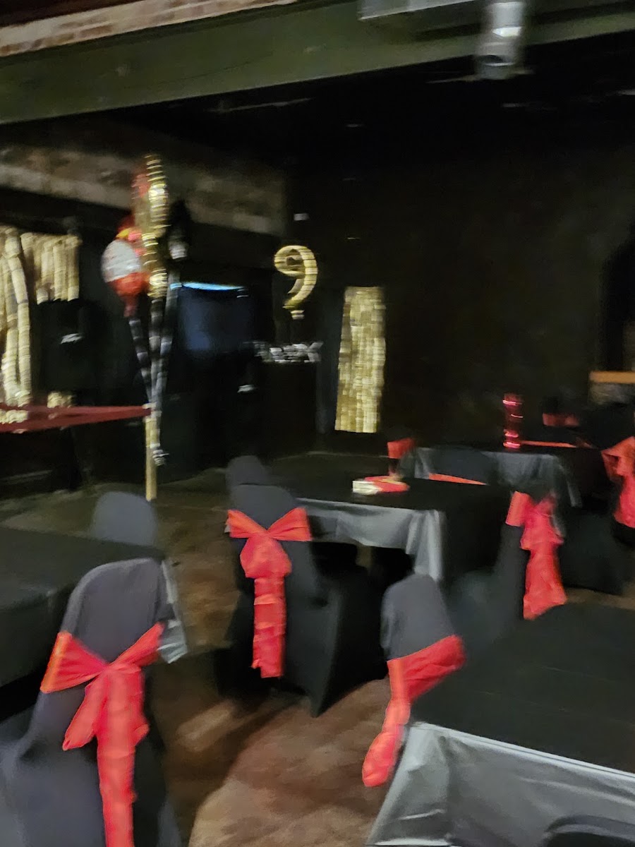 City Magic Cocktail Lounge & Restaurant
