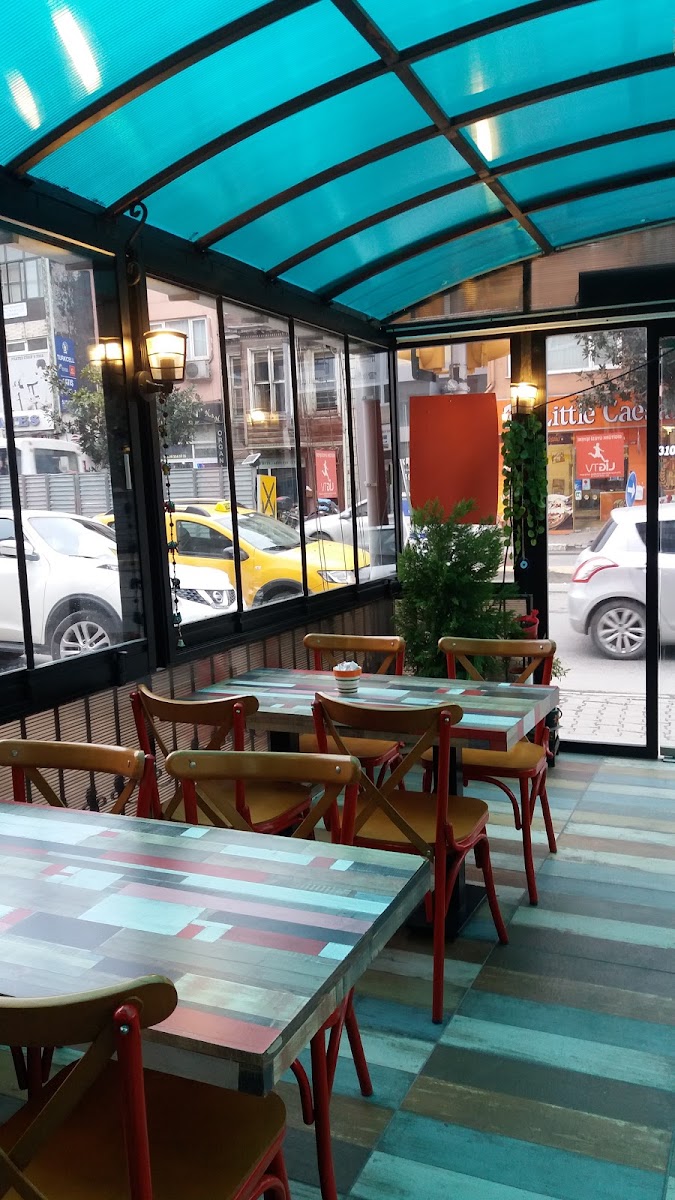 Yellow Zone Cafe
