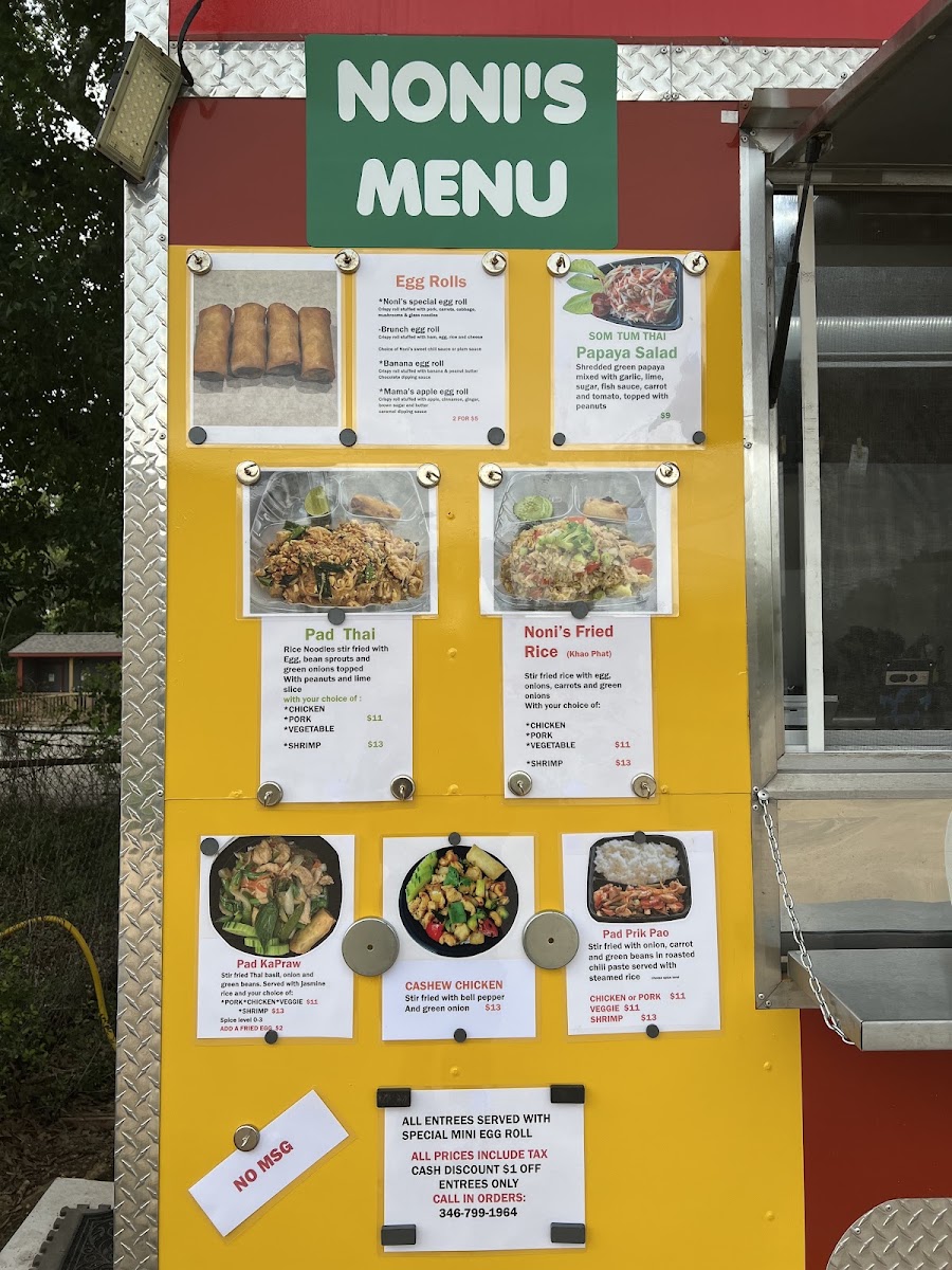 Noni's Thai Kitchen menu board