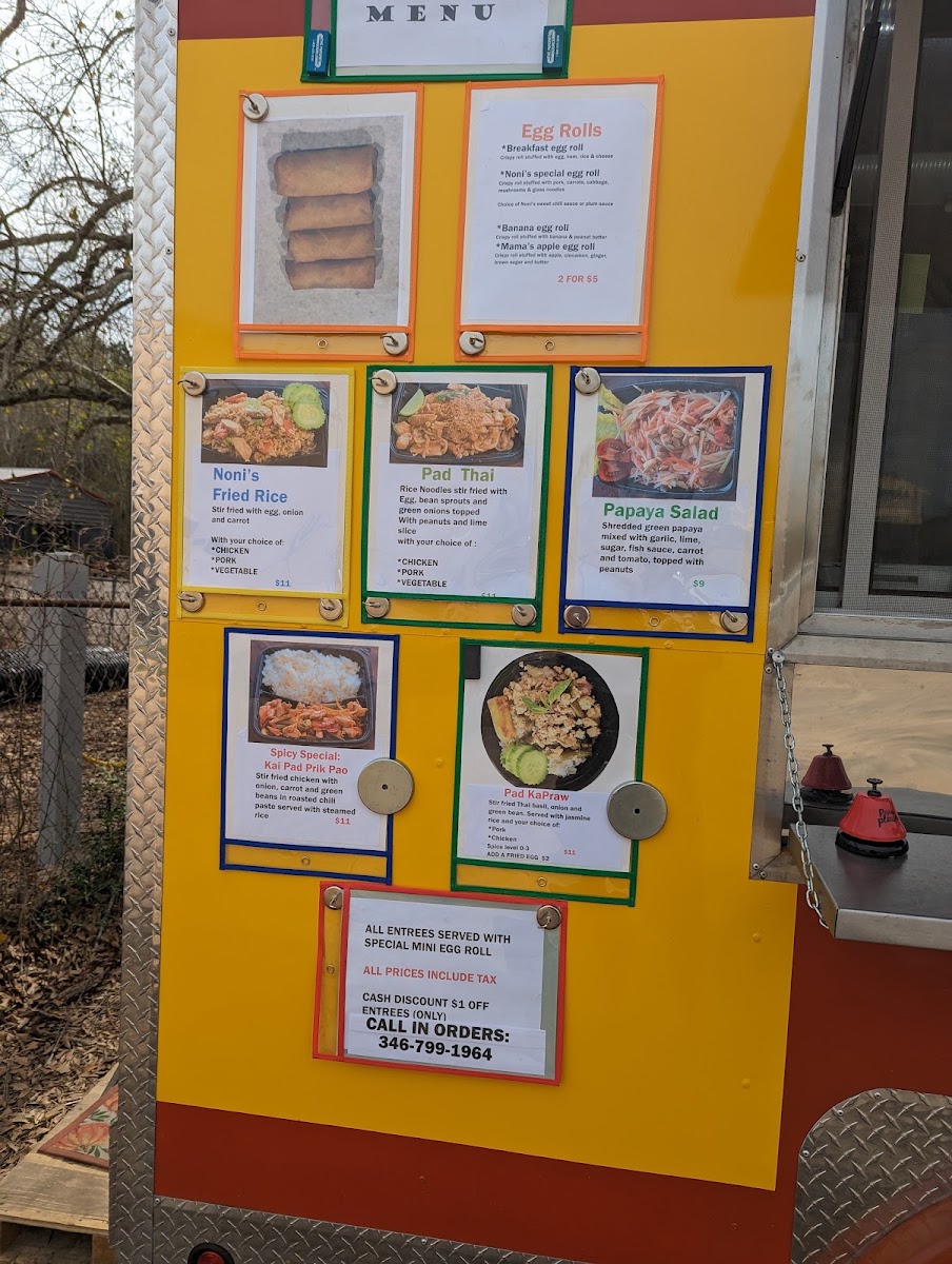 Noni's Thai Kitchen menu board