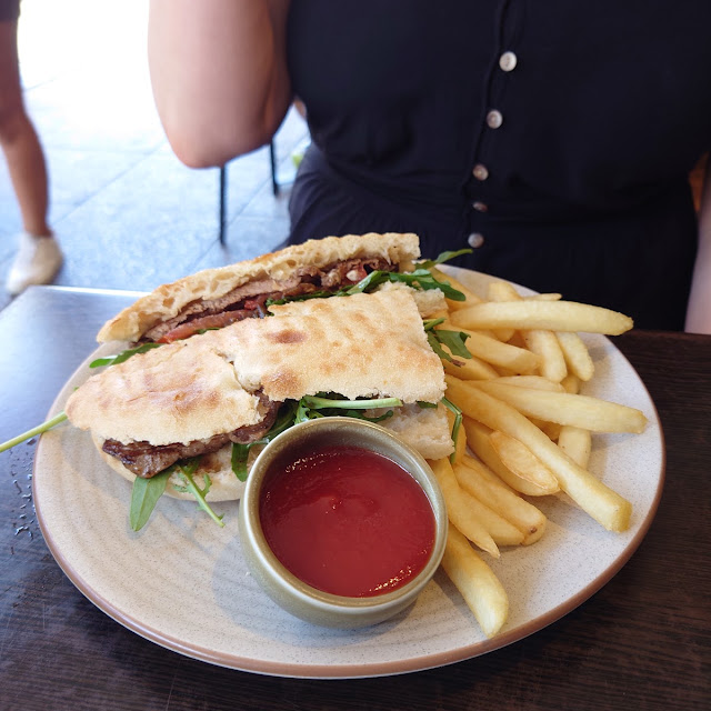 Steak Sandwich with Chips