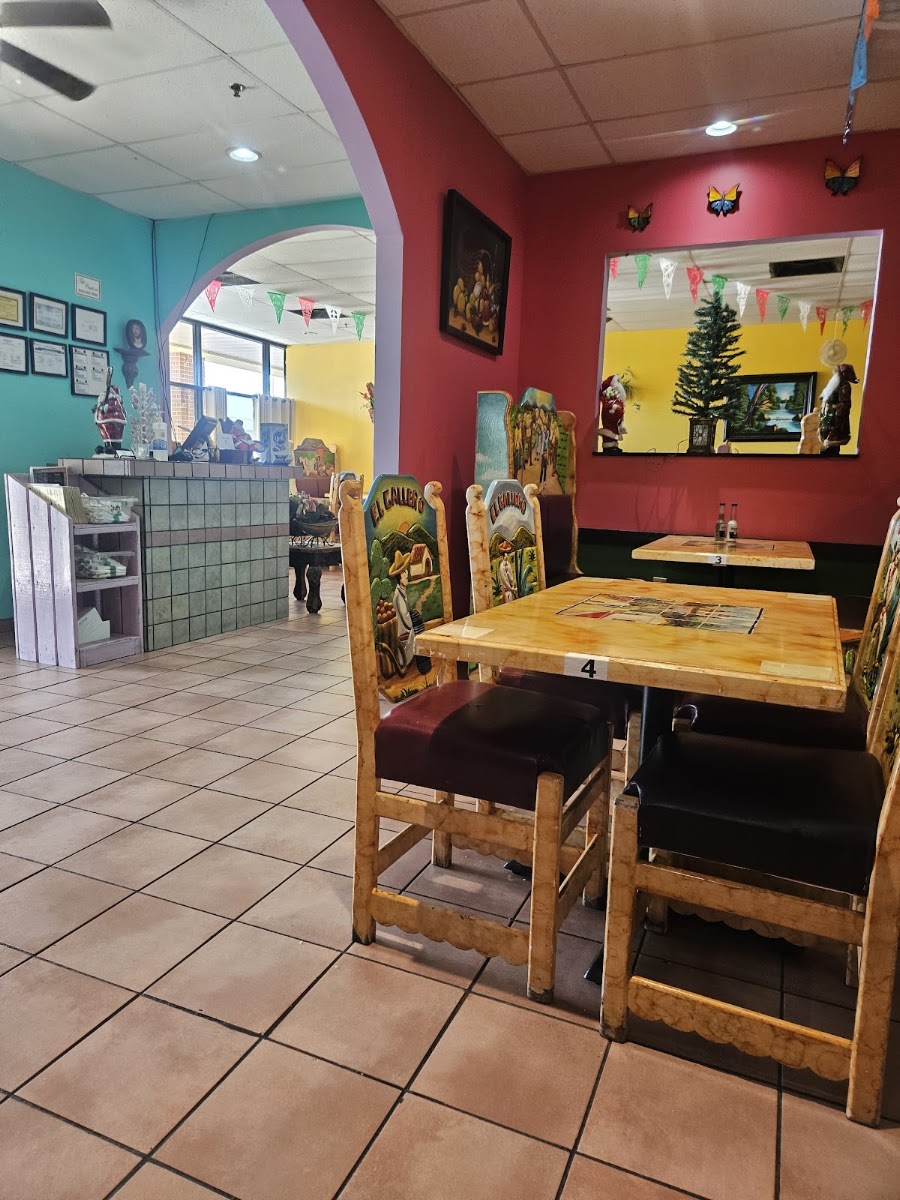 El Gallero Mexican Restaurant 2