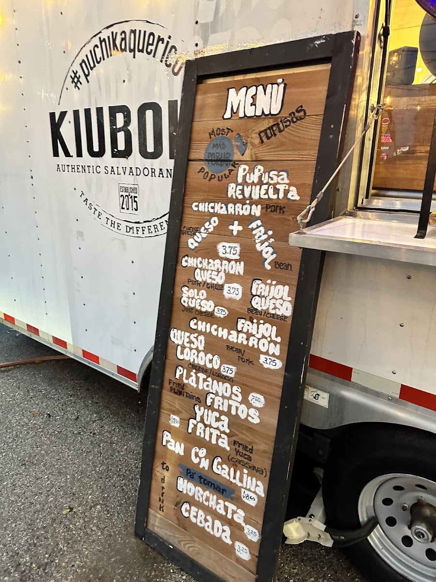 Kiúbole #ElPupusaTruck menu board