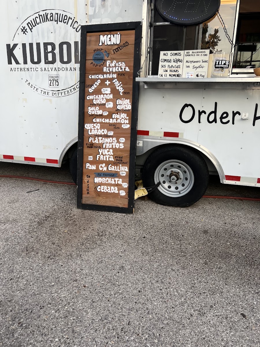 Kiúbole #ElPupusaTruck menu board