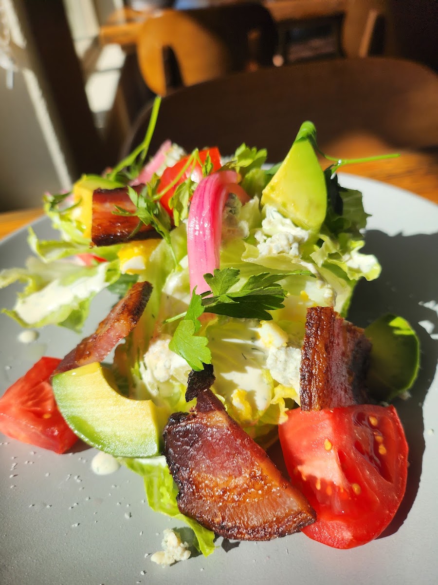 Eight Acres | Kitchen & Bar