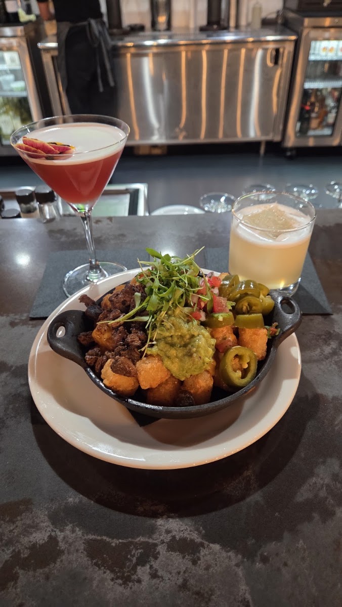 Eight Acres | Kitchen & Bar