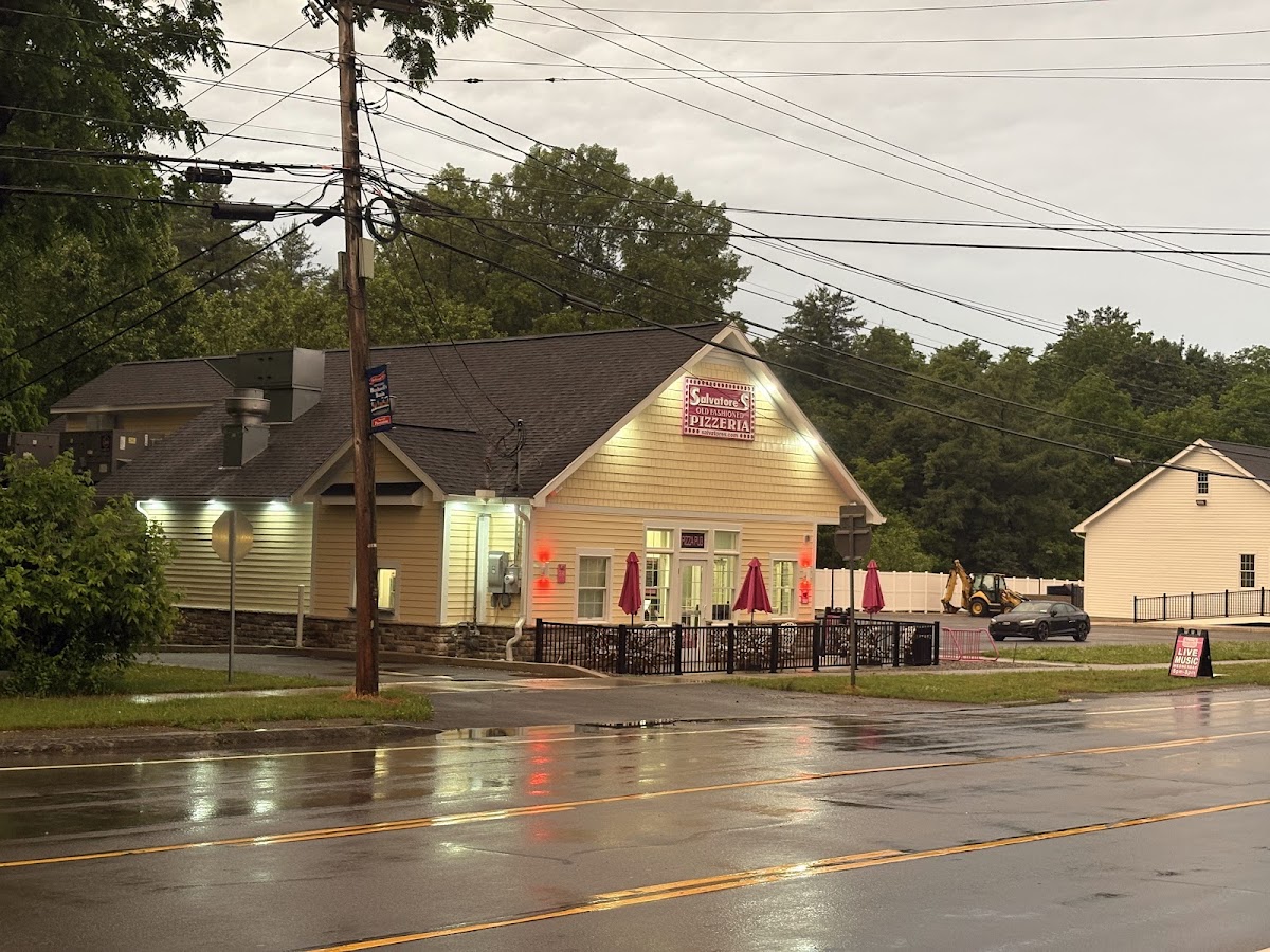 Salvatore's Old Fashioned Pizzeria