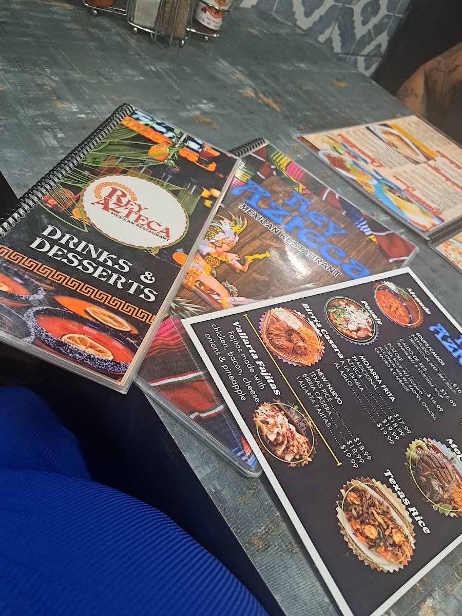 Rey Azteca menu board