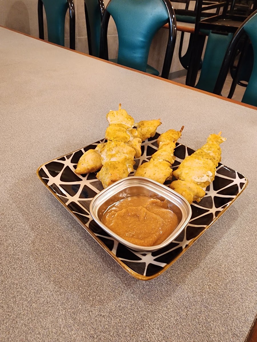 WALLY'S VIET-THAI RESTAURANT