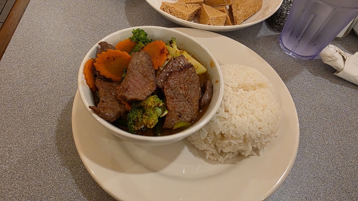 WALLY'S VIET-THAI RESTAURANT