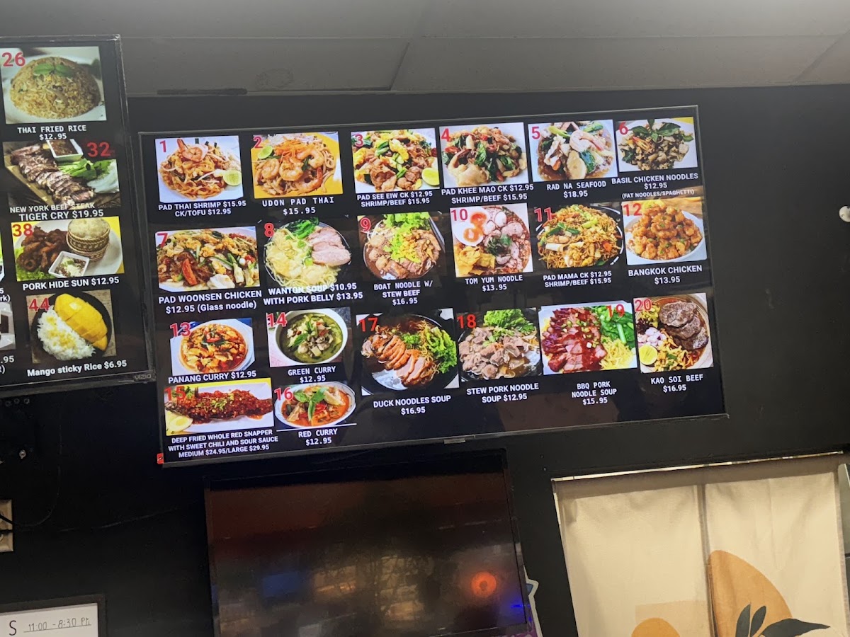 P Dern Thai Kitchen, Niles, IL menu board