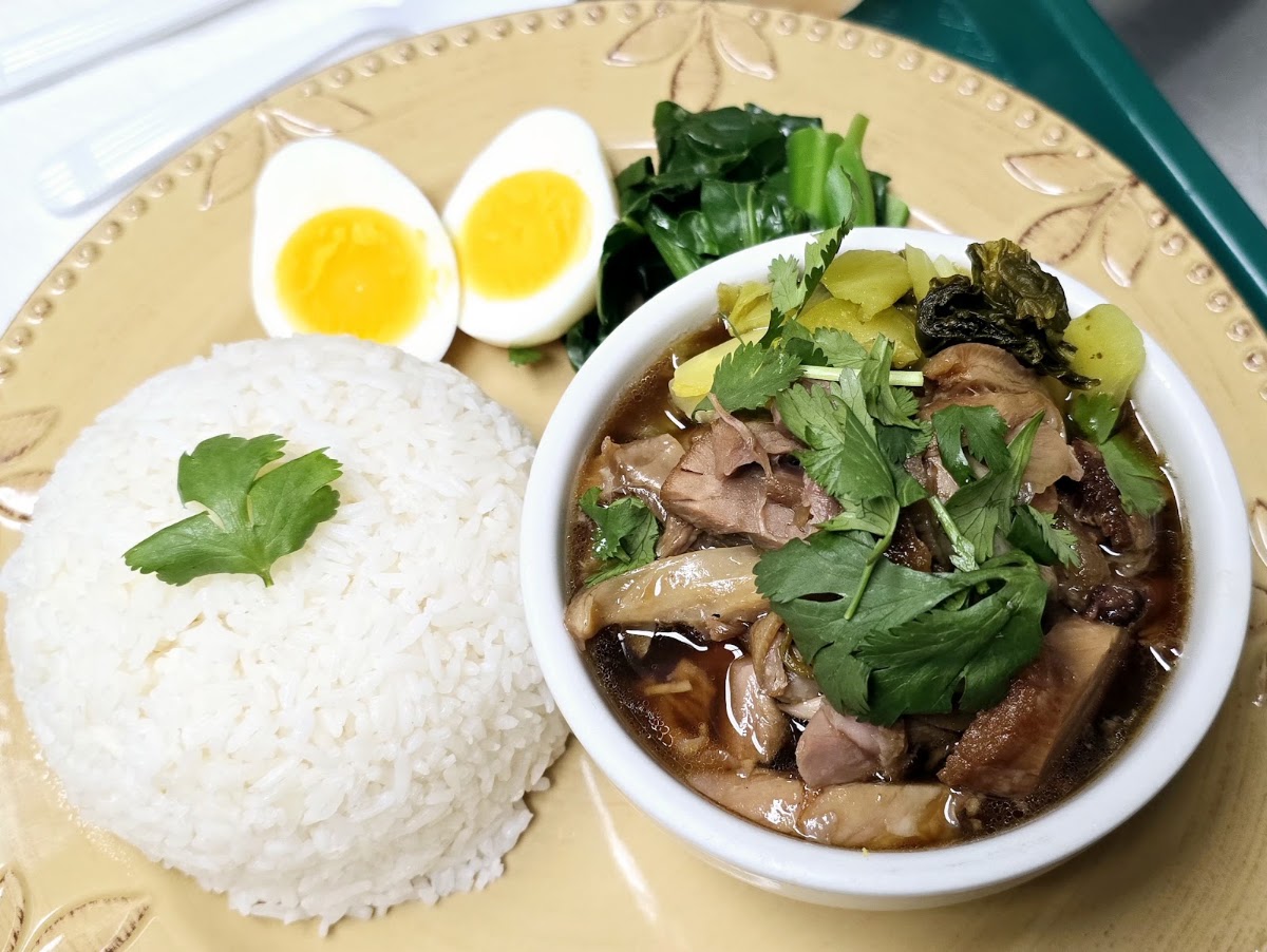 P Dern Thai Kitchen, Niles, IL