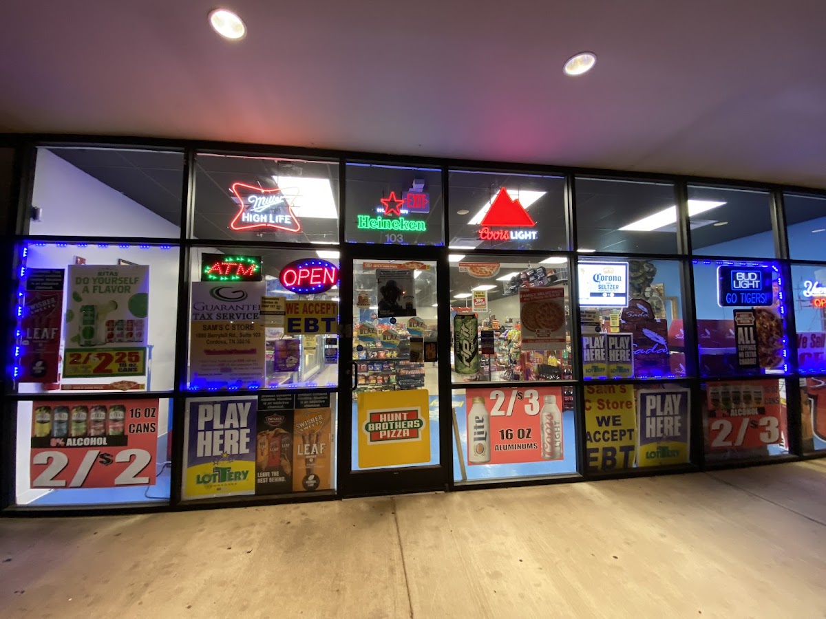 Sam’s C Store (Hunt Brothers Pizza)
