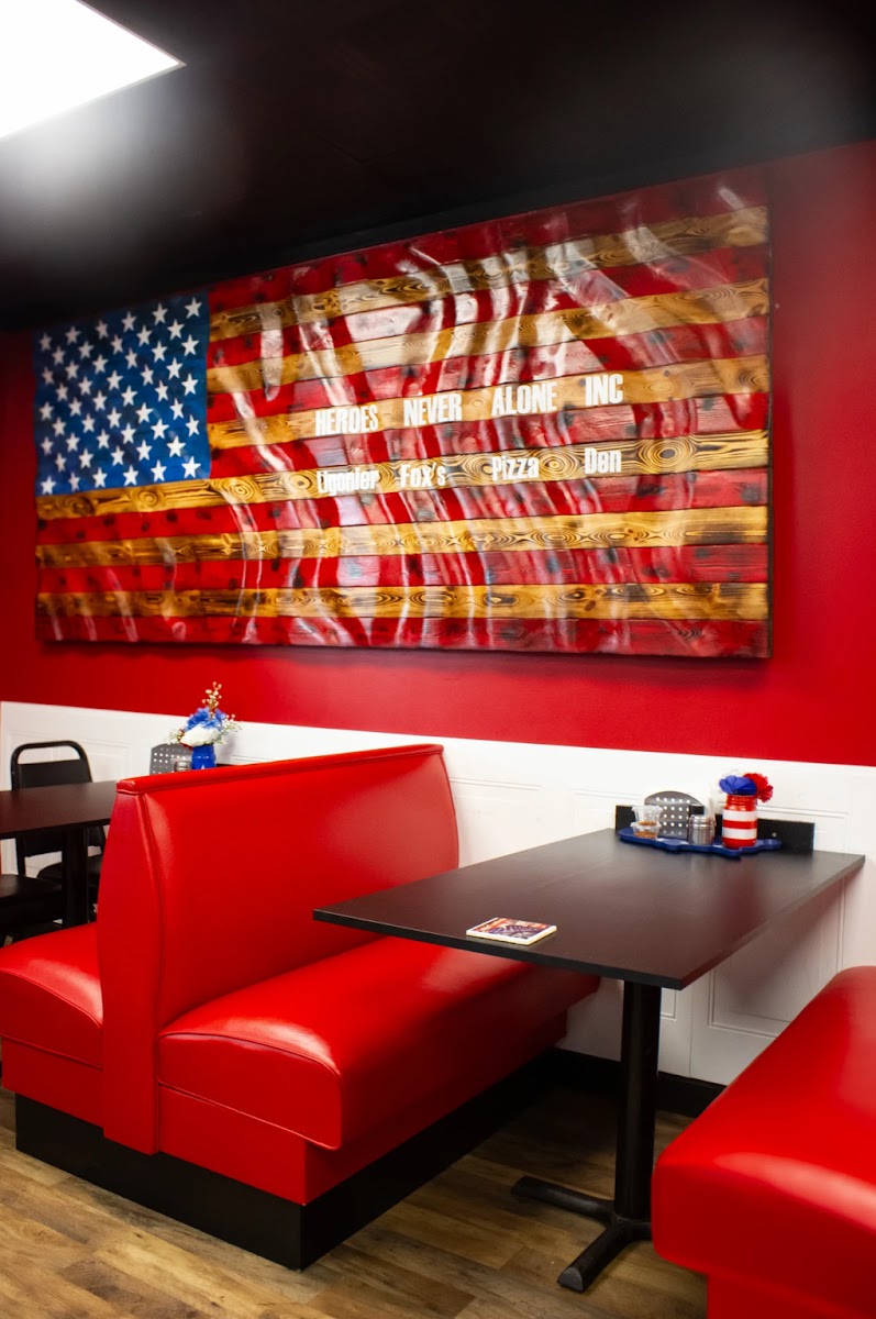 Fox's Pizza Den Ligonier