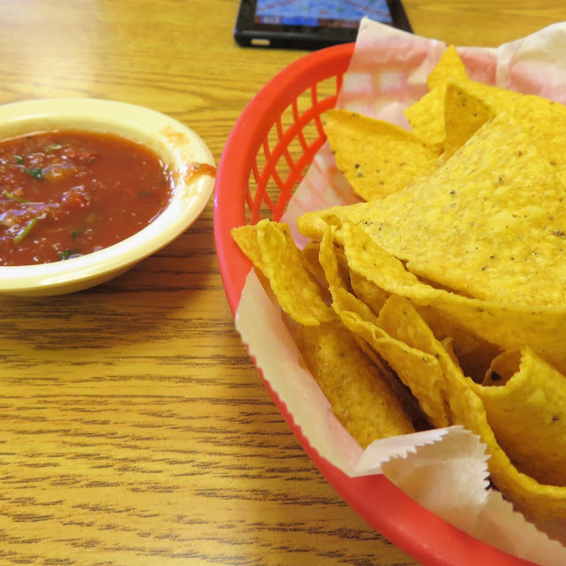 Sauce 8 Oz Red Sauce with Chips