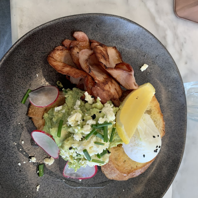 Smatch Avocado with Bacon and Egg