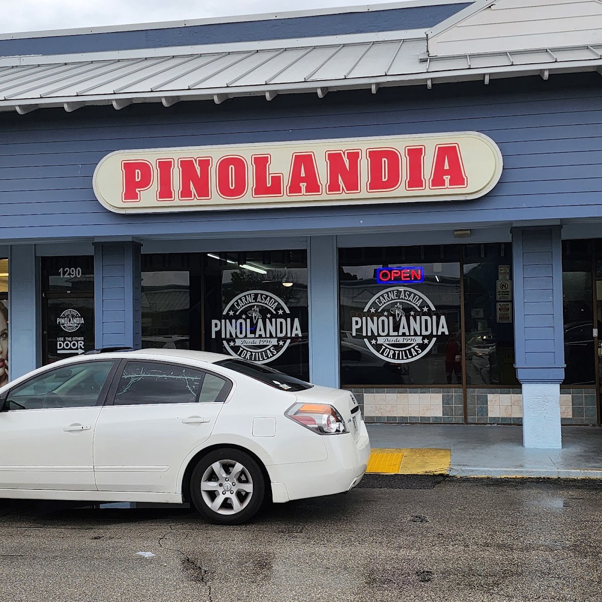 Pinolandia West Palm Beach