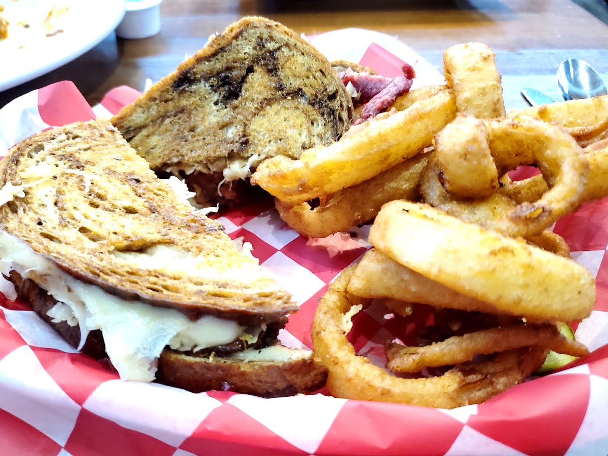 Mid City Grill