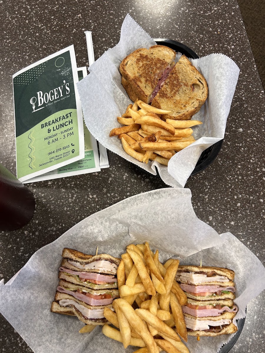 Bogey's 19th Hole Restaurant and Bar