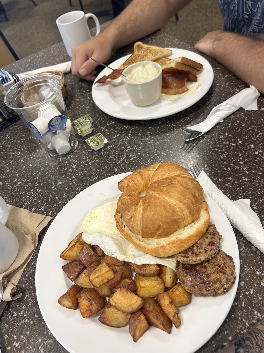 Bogey's 19th Hole Restaurant and Bar