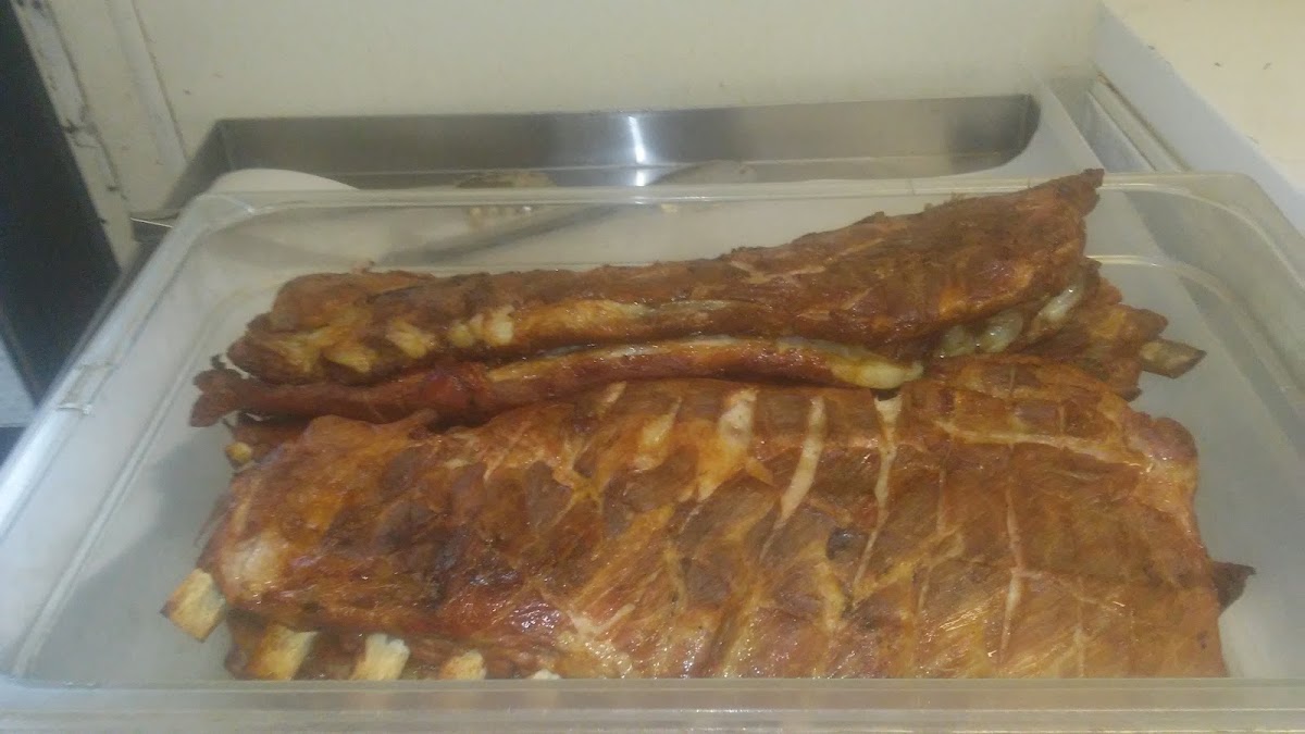 Wood's Ribs & Fish