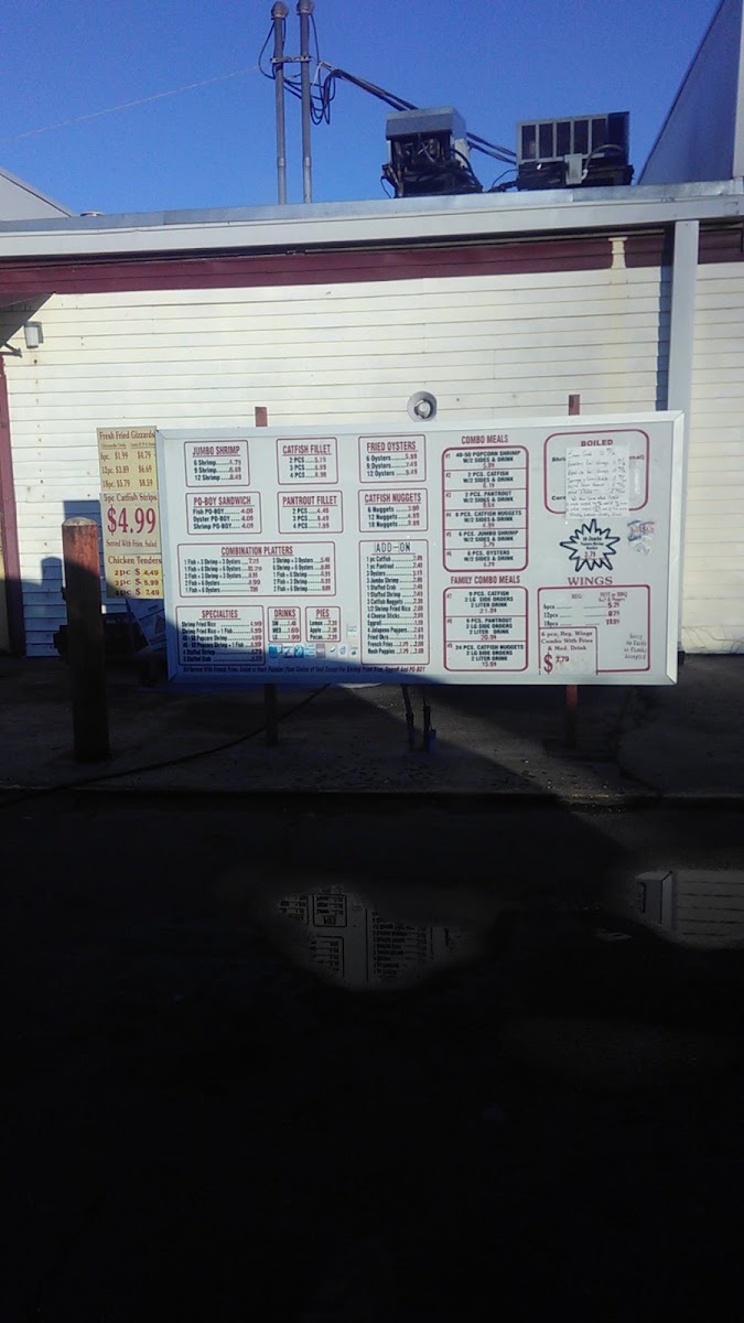 Ellis Seafood menu board