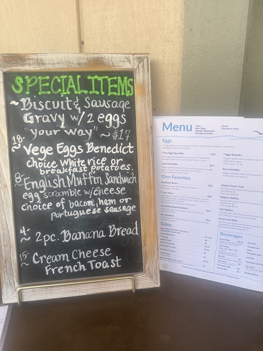 Da Reef Cafe menu board
