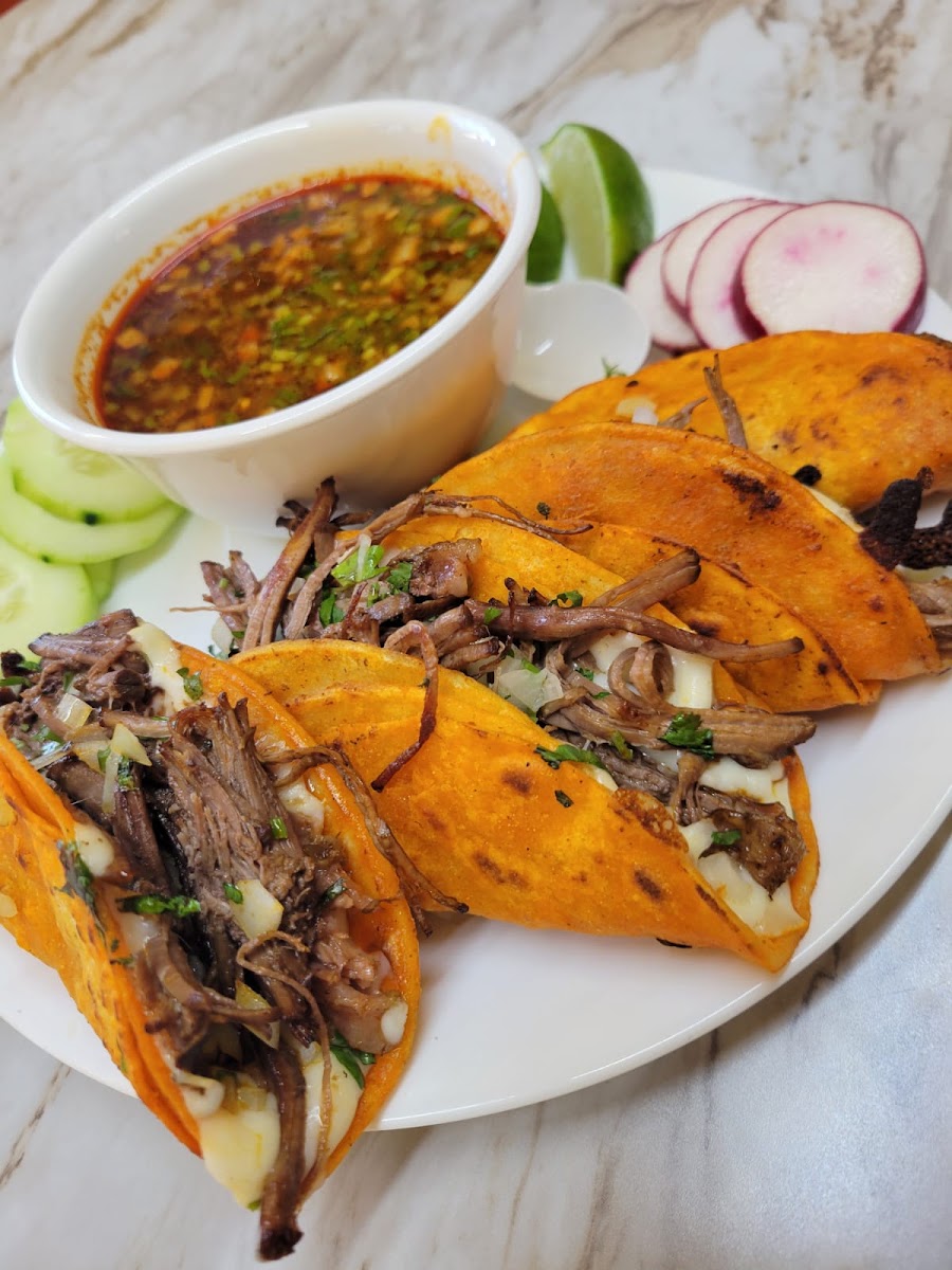 Pupusas Y Antojitos Salvadoreños