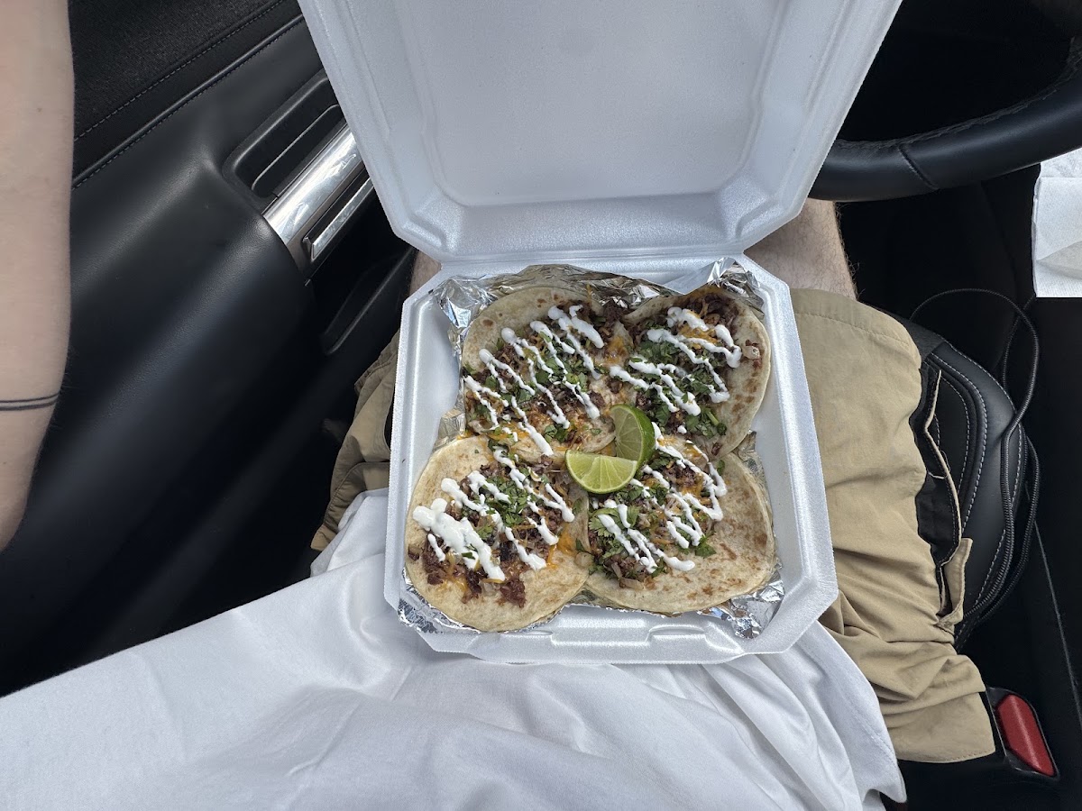 Papi Q's
