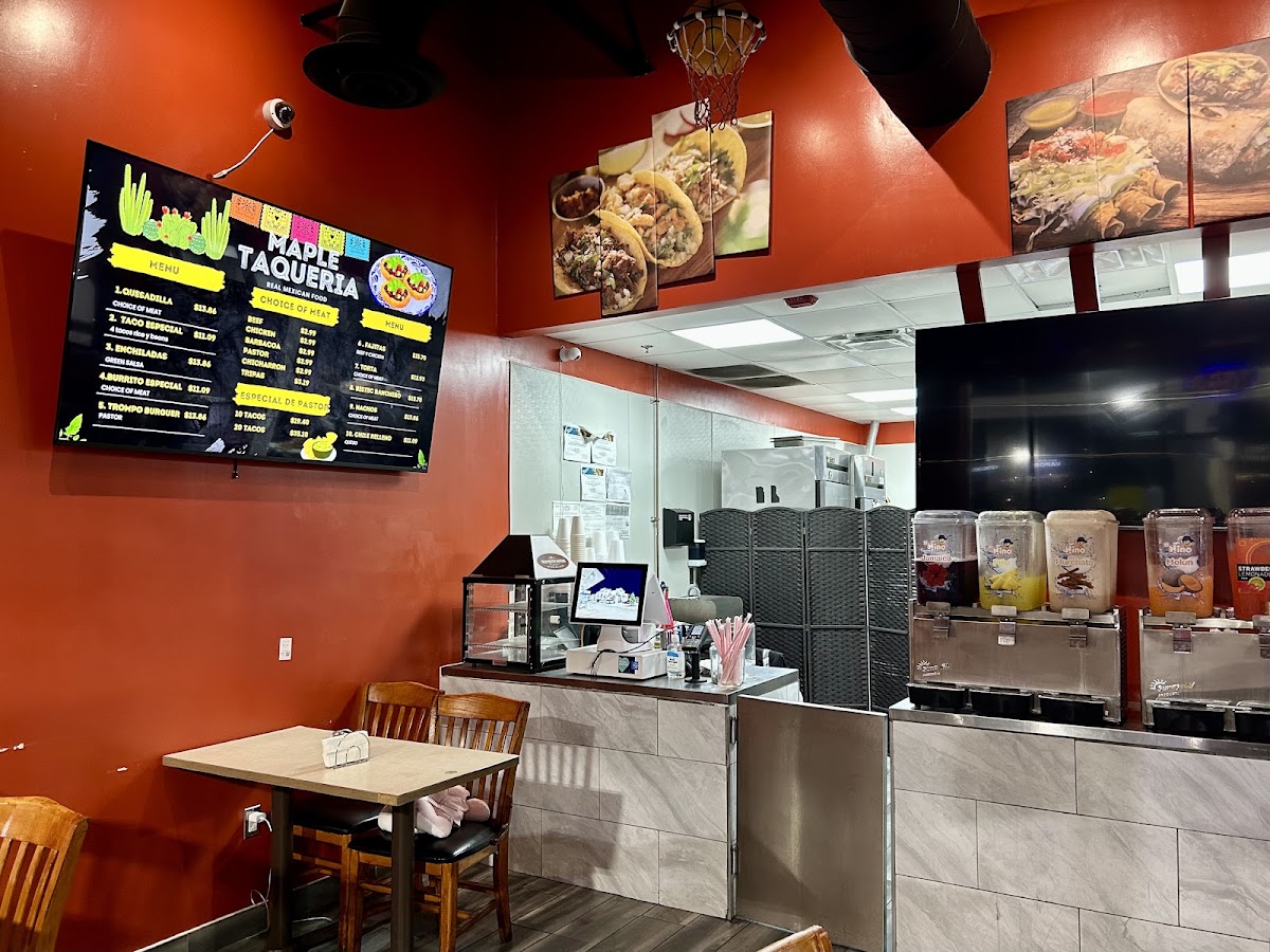 MAPLE TAQUERIA menu board