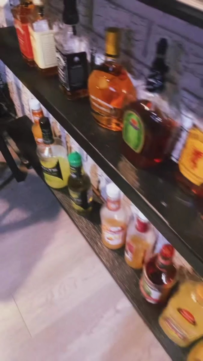 Tipsy’s Sports Bar & Grill