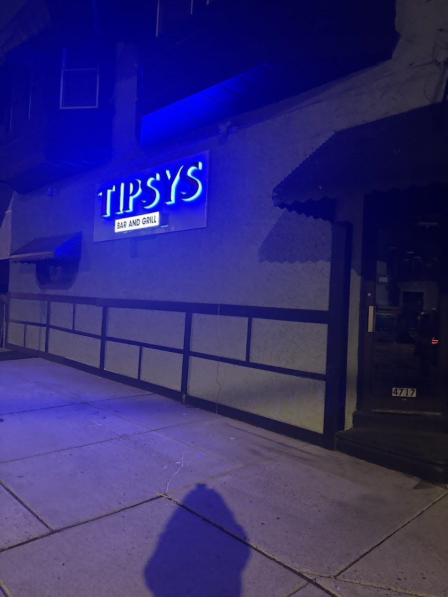 Tipsy’s Sports Bar & Grill