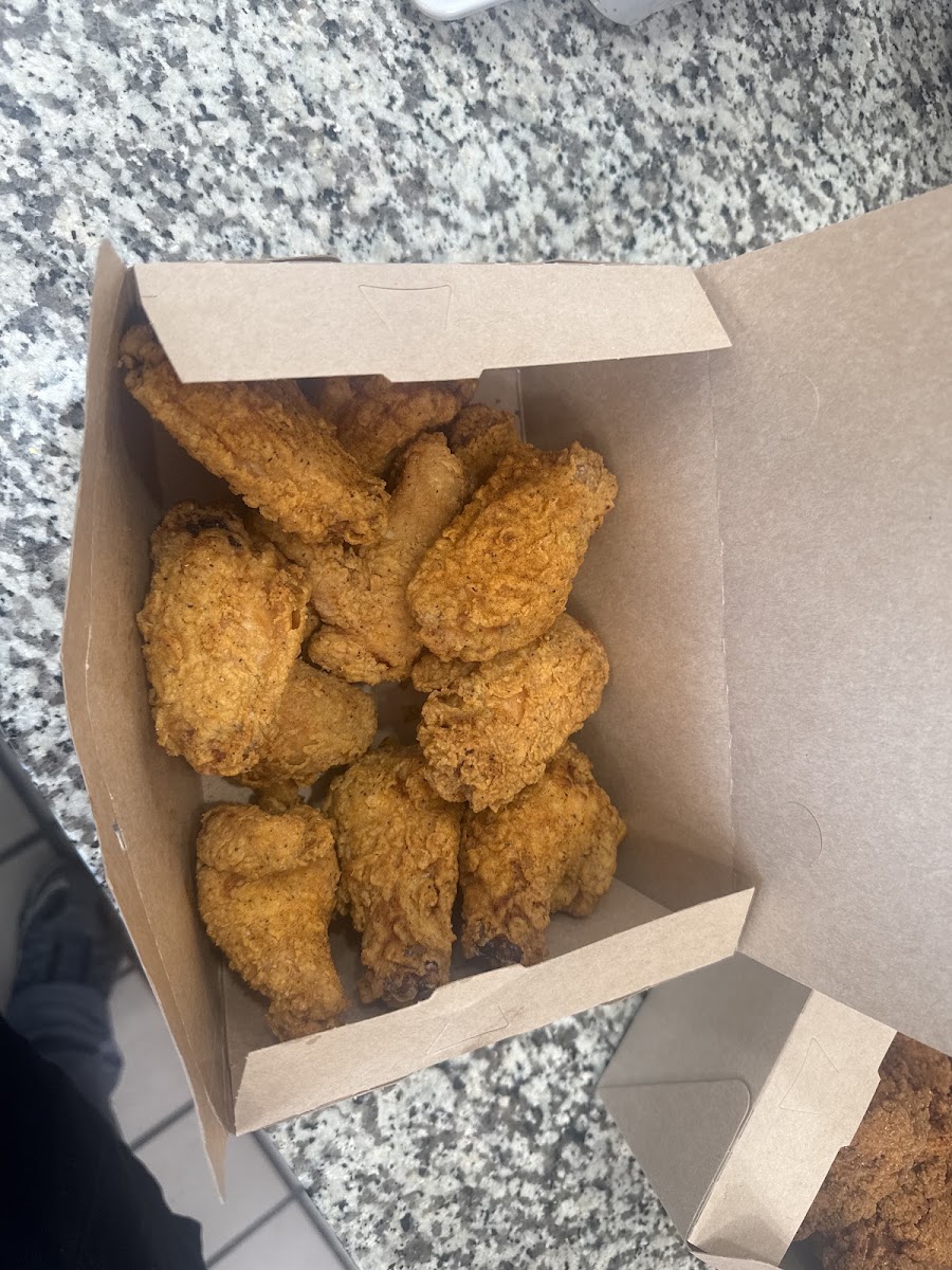 D TOWN Chicken and Pizza