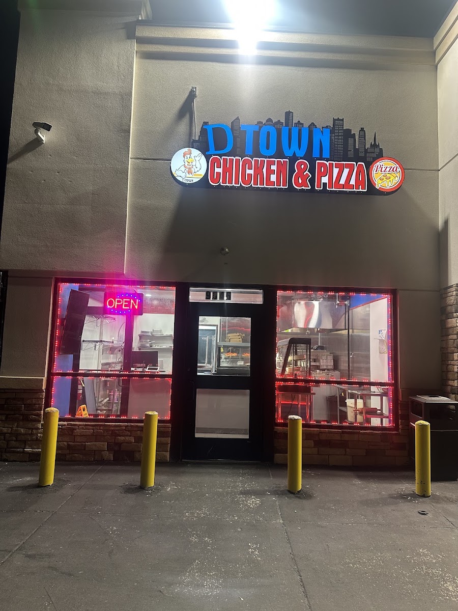 D TOWN Chicken and Pizza