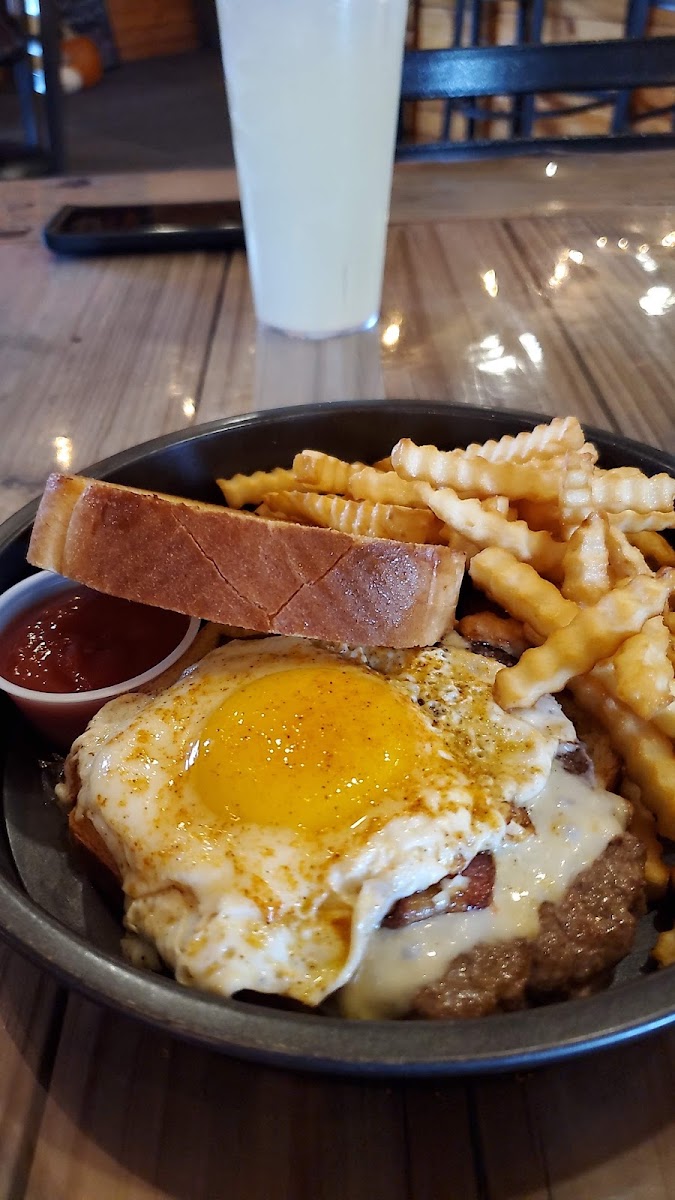 Captain & Tenille’s Grill