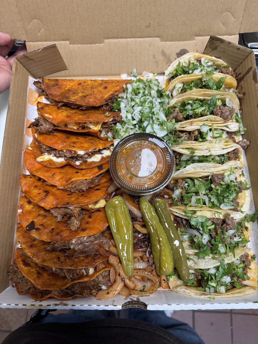Los Regios Supermercado y Taqueria/Bakery