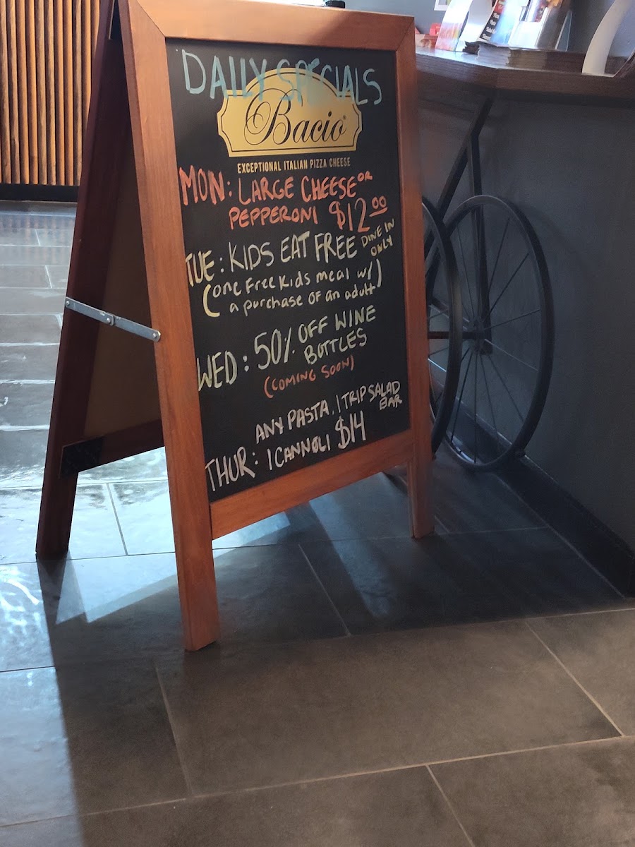 Pizzaiolo's Spring Cypress (gleannloch Farms) menu board