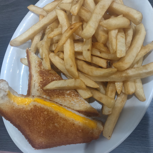 Grilled Cheese & Fries