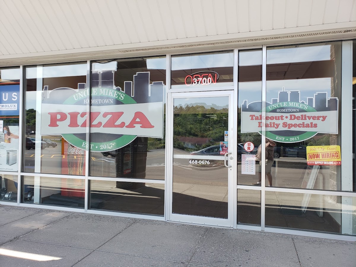 Uncle Mike's Hometown Pizza
