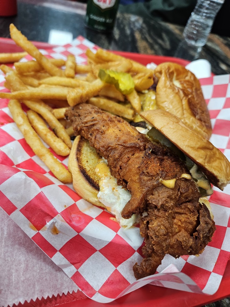 Baba’s Halal Hot Chicken & Smash Burgers