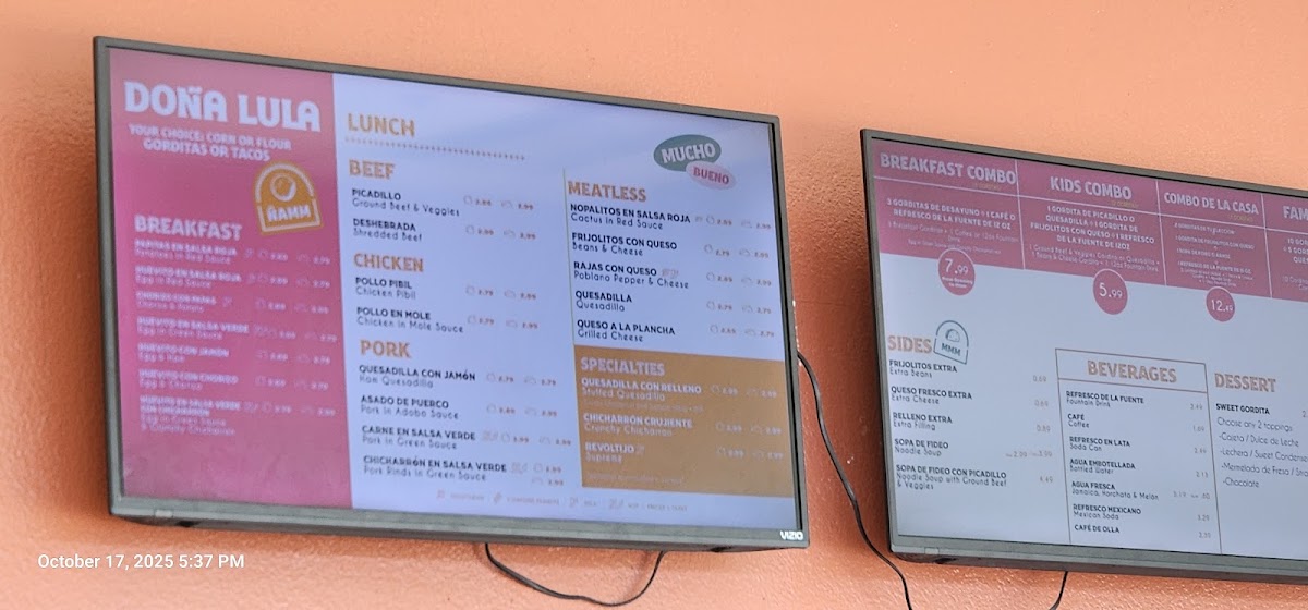 Gorditas Doña Lula menu board
