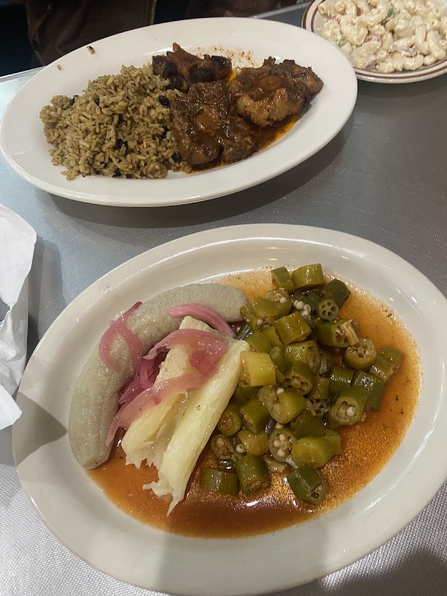 El Tipico Criollo Restaurant