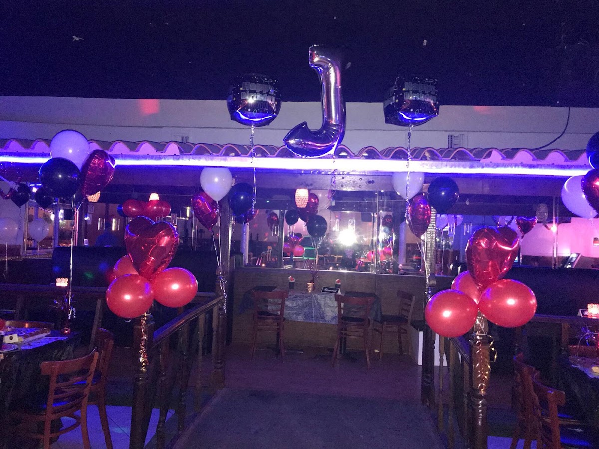 El Deseo Restaurant & Lounge