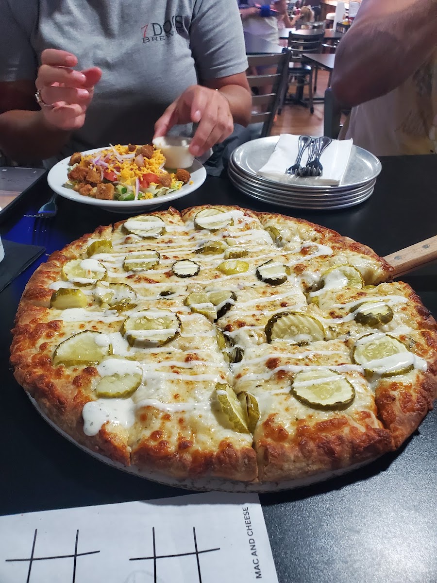 Naughty Pine Pizza Bar & Grill