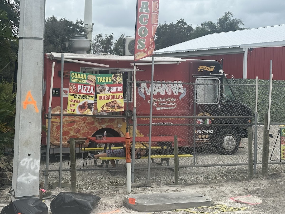 Food Truck Manna menu board