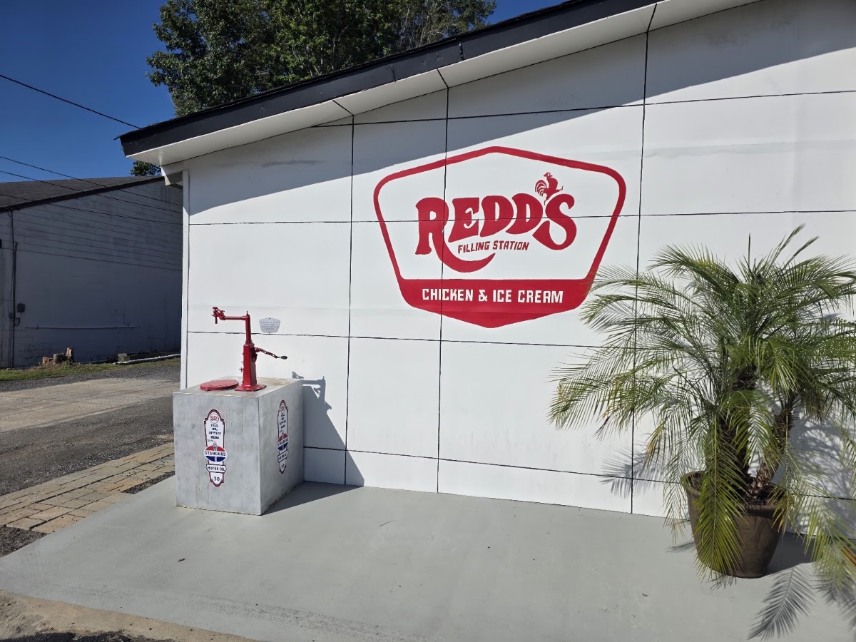 Redd's Filling Station