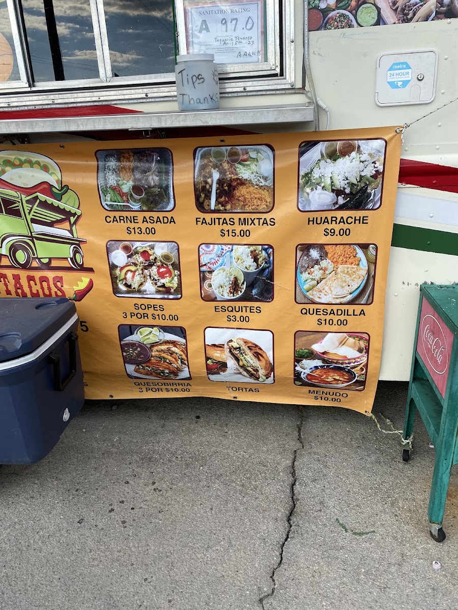 Taquería tenangos menu board
