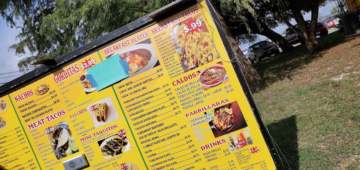 Rios Barbacoa menu board